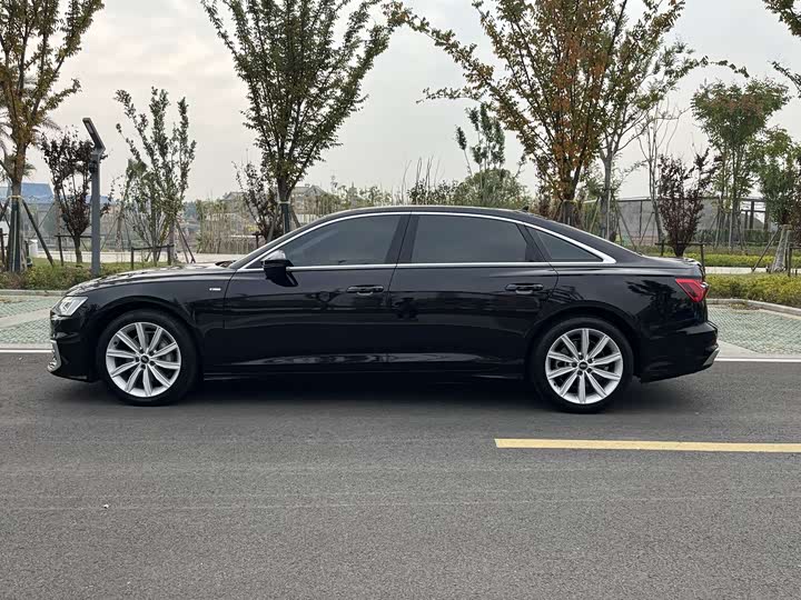 Фото 4 - Audi A6L