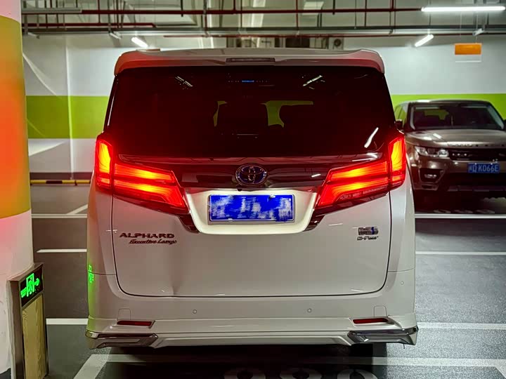 Фото 5 - Toyota Alphard