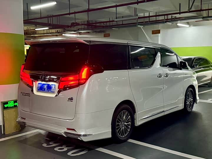 Фото 6 - Toyota Alphard