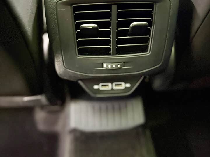 Фото 17 - Volkswagen T-Roc