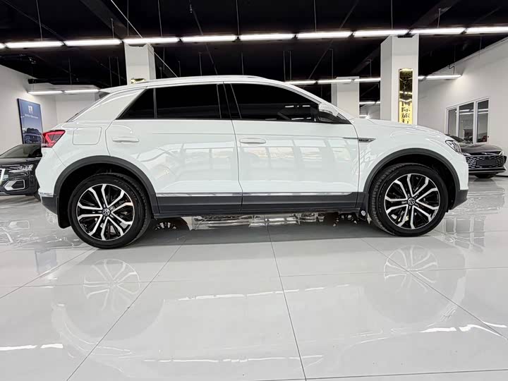 Фото 7 - Volkswagen T-Roc