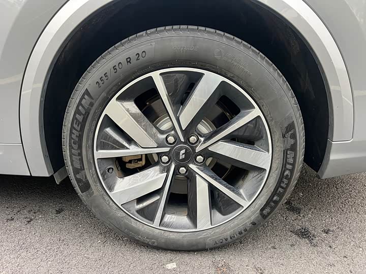 Фото 12 - LiXiang L8