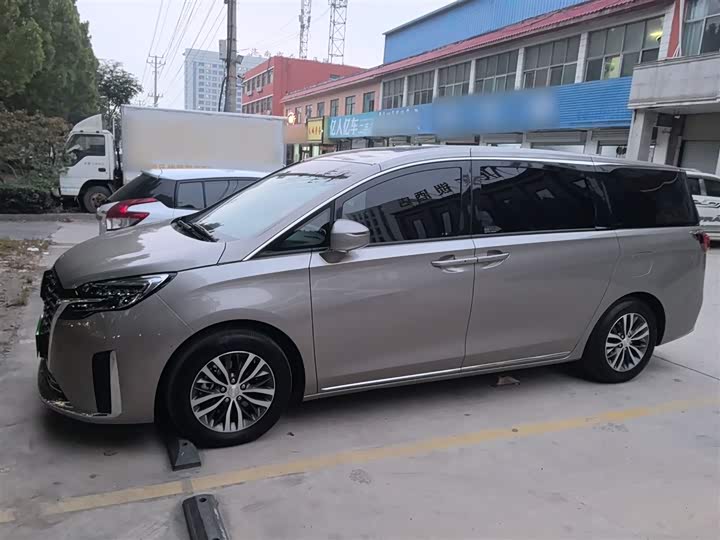 Фото 5 - Buick GL8 ES