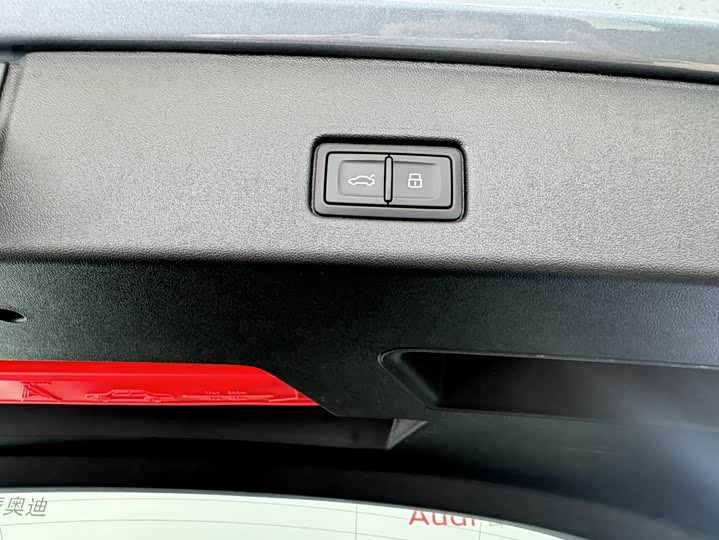 Фото 15 - Audi Q4 e-tron