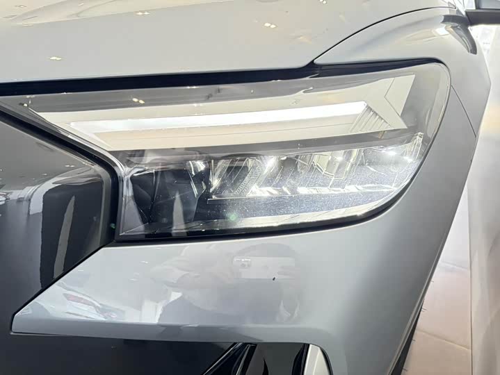 Фото 8 - Audi Q4 e-tron