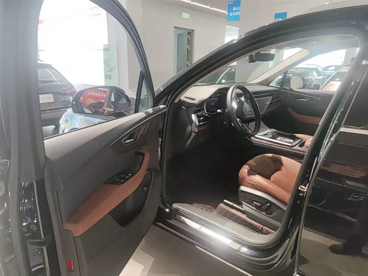 Фото 7 - Audi Q7