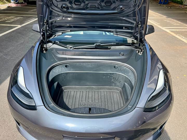 Фото 15 - Tesla Model 3