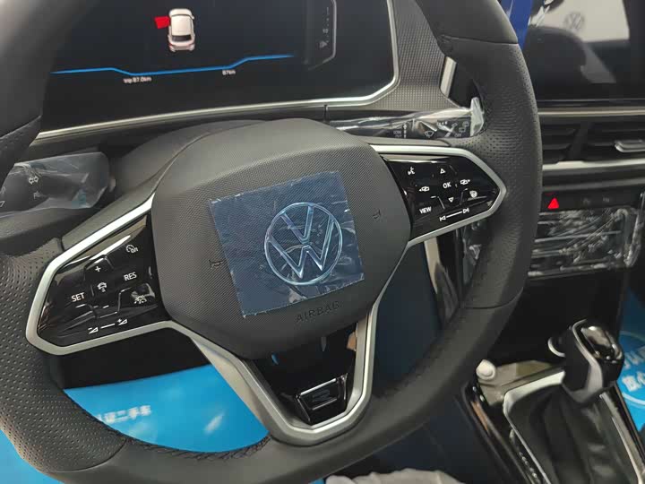 Фото 13 - Volkswagen T-Roc