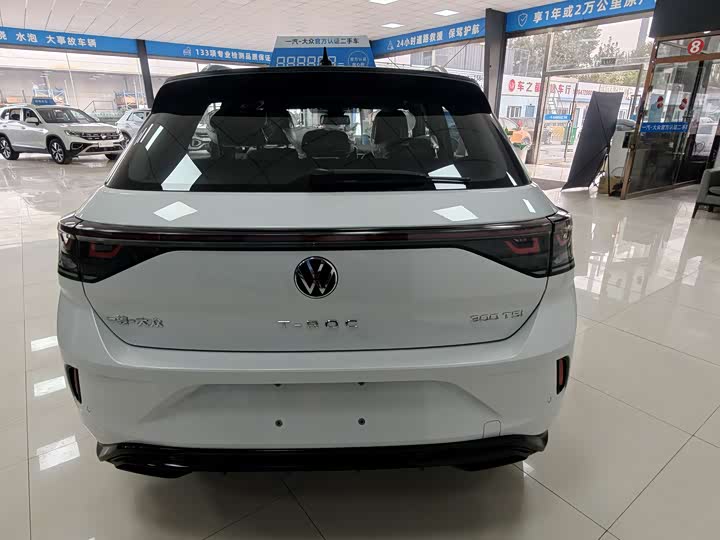 Фото 3 - Volkswagen T-Roc