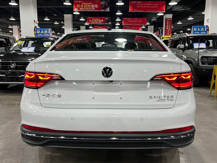 Фото 4 - Volkswagen Sagitar L