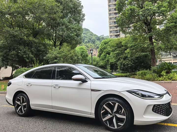 Фото 3 - Volkswagen Lamando L