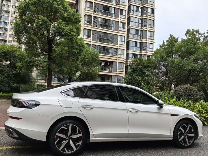 Фото 7 - Volkswagen Lamando L