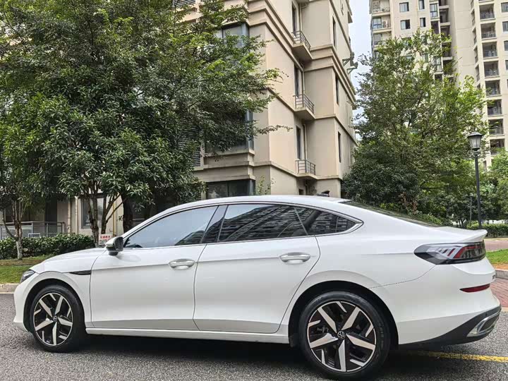 Фото 9 - Volkswagen Lamando L