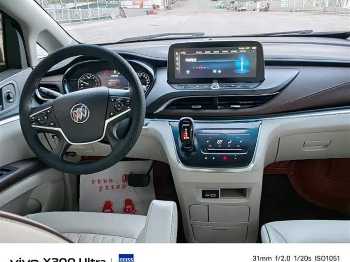 Фото 4 - Buick GL8 ES