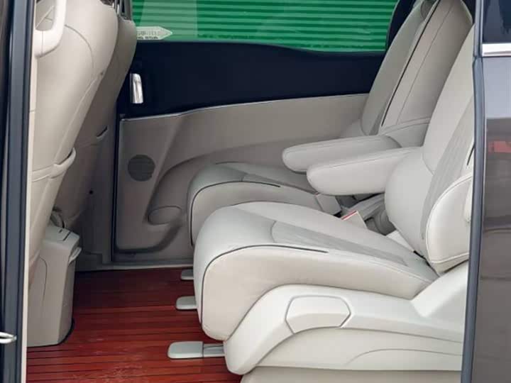 Фото 5 - Buick GL8 ES