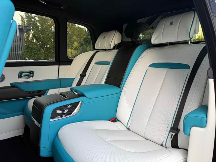 Фото 12 - Rolls-Royce Cullinan