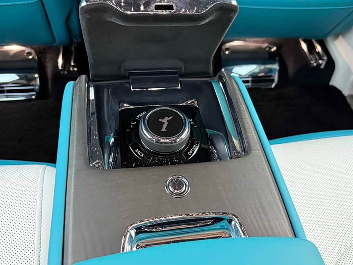 Фото 16 - Rolls-Royce Cullinan