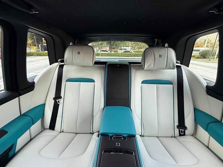 Фото 17 - Rolls-Royce Cullinan