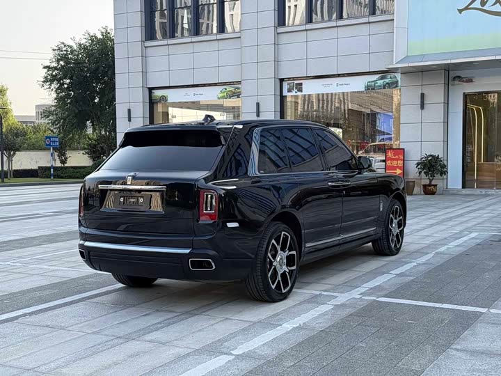 Фото 8 - Rolls-Royce Cullinan
