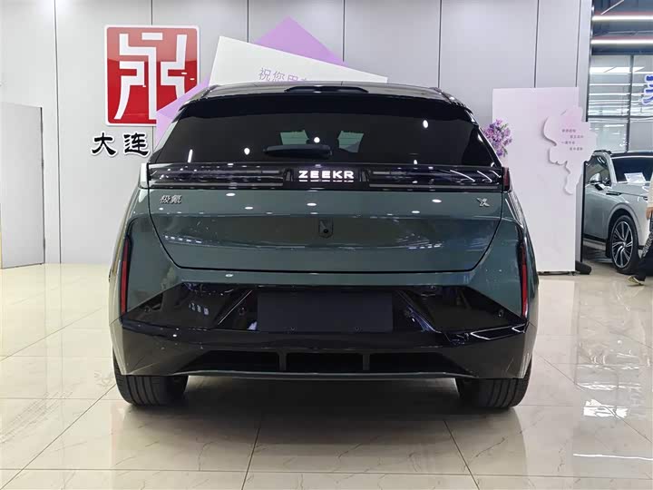 Фото 16 - Zeekr X