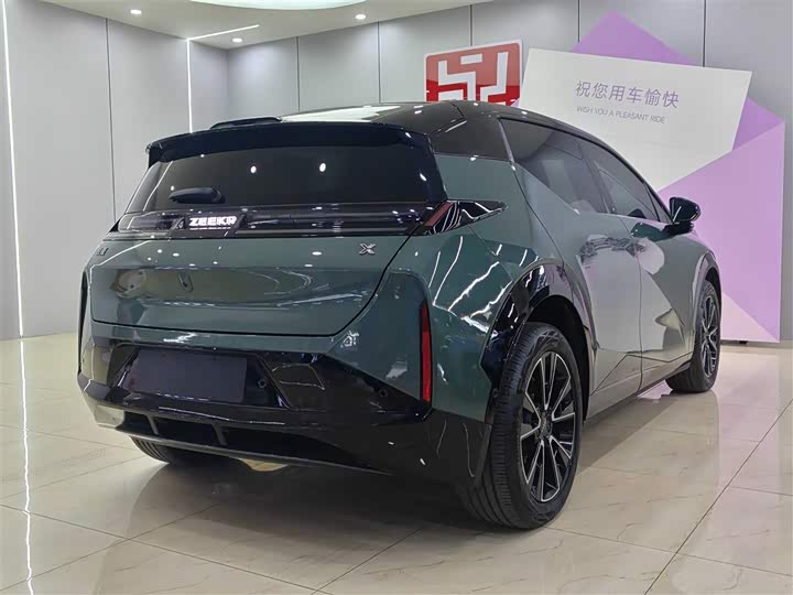 Фото 17 - Zeekr X