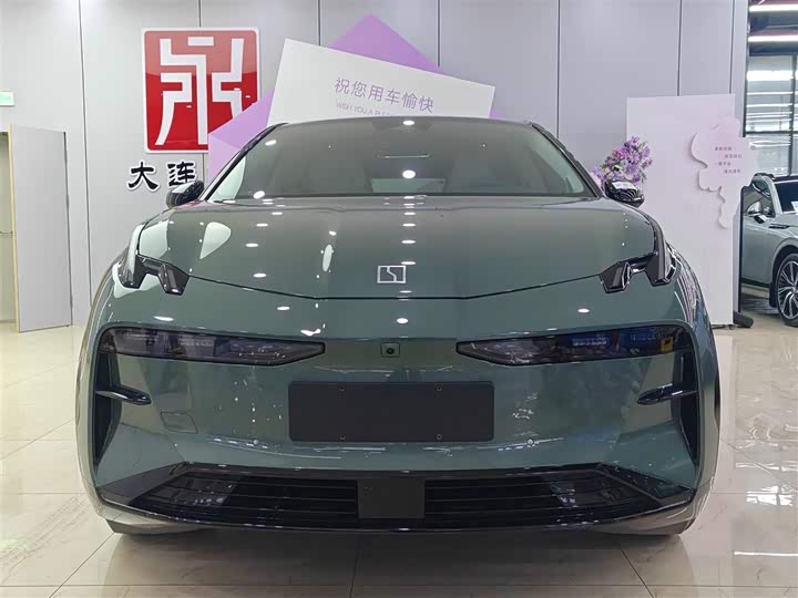 Фото 2 - Zeekr X