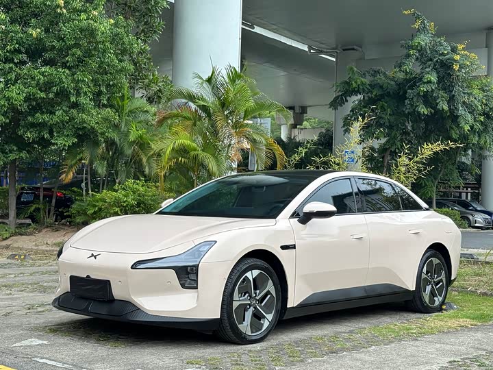 Фото 1 - XPeng Mona M03