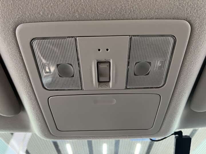 Фото 13 - Nissan Tiida