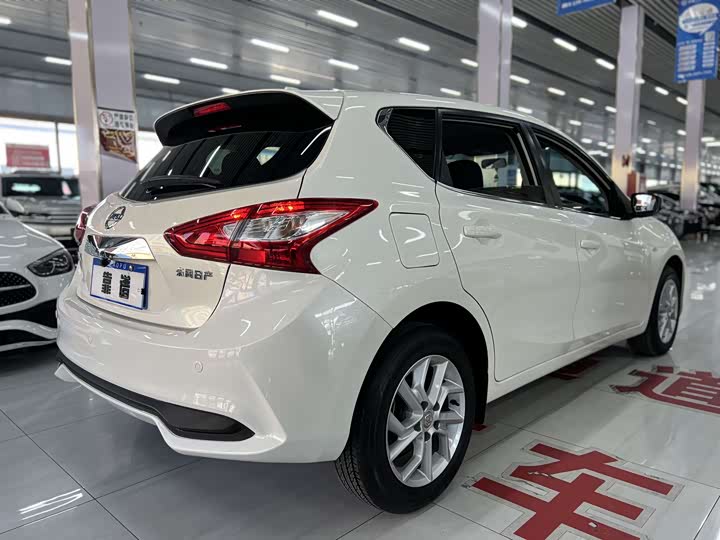 Фото 7 - Nissan Tiida