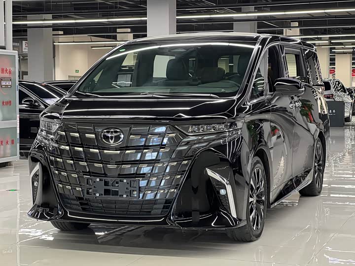 Фото 1 - Toyota Alphard