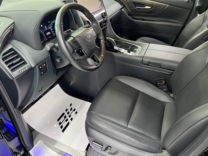 Фото 20 - Toyota Alphard