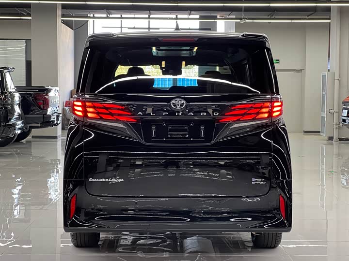 Фото 5 - Toyota Alphard