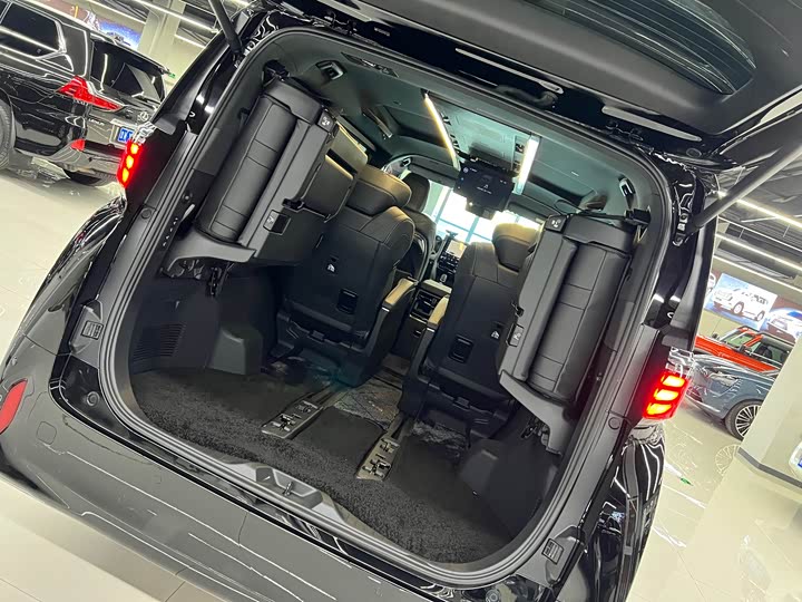 Фото 7 - Toyota Alphard