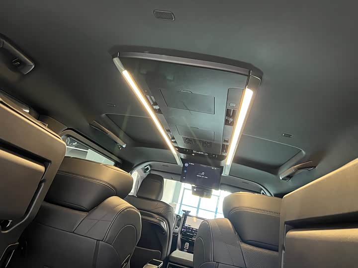 Фото 8 - Toyota Alphard