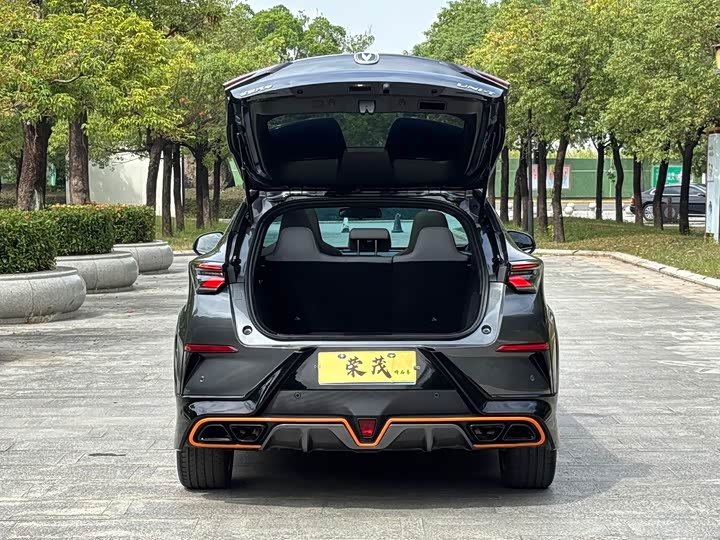 Фото 10 - Changan UNI-T