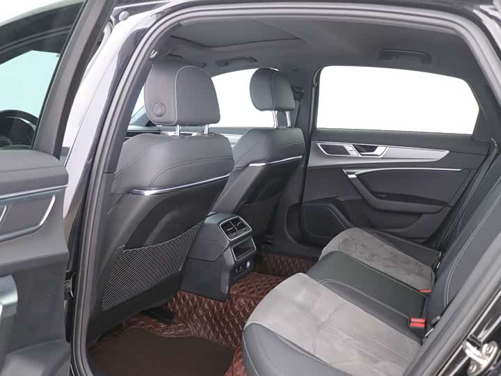 Фото 12 - Audi A6L