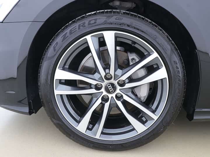 Фото 14 - Audi A6L