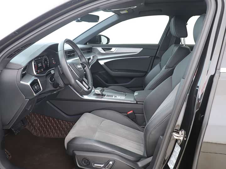 Фото 16 - Audi A6L