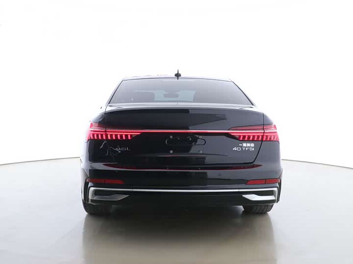 Фото 5 - Audi A6L