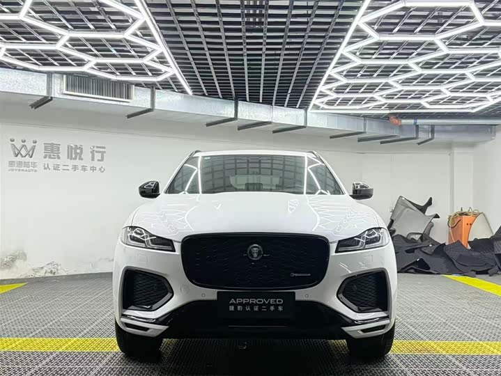 Фото 2 - Jaguar F-Pace