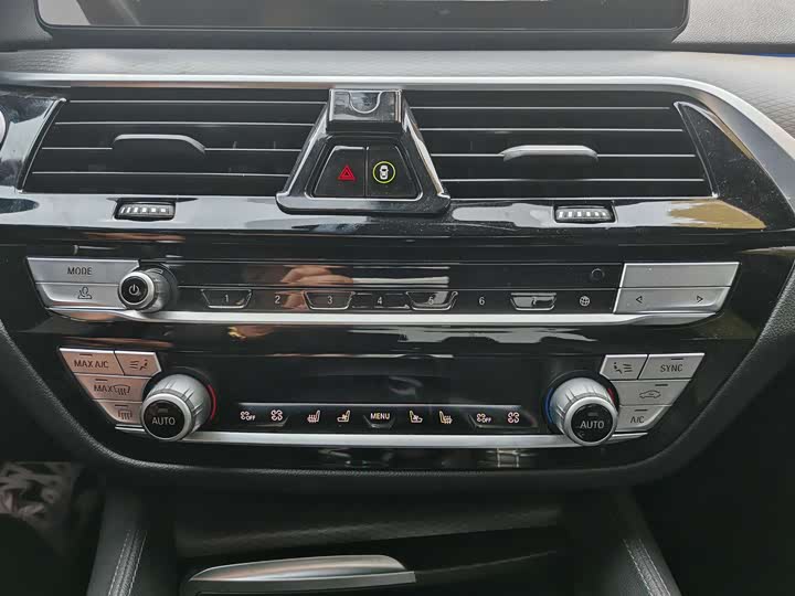 Фото 15 - BMW 5 Series