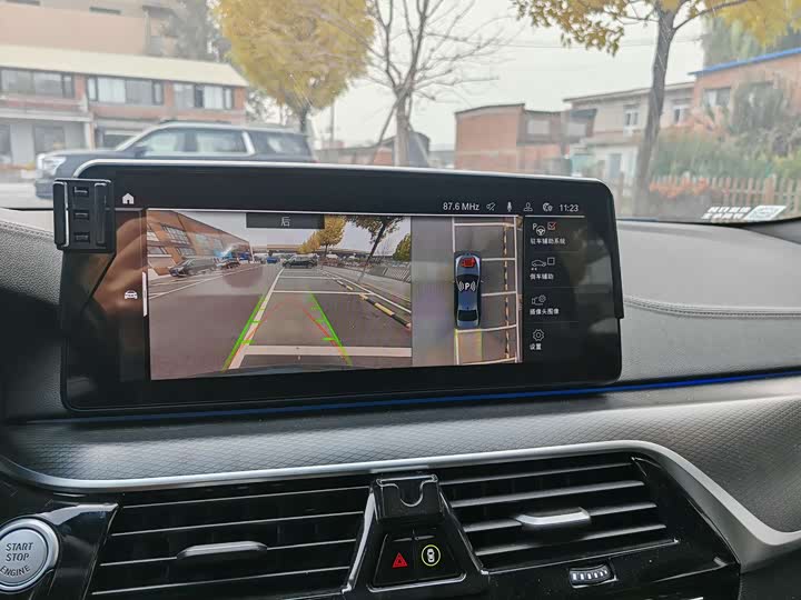 Фото 16 - BMW 5 Series