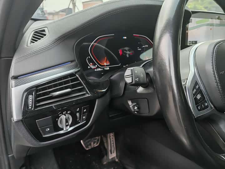 Фото 5 - BMW 5 Series