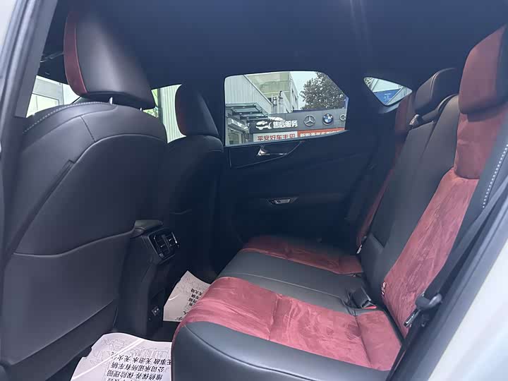 Фото 8 - Lexus NX