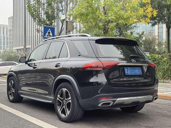 Фото 16 - Mercedes-Benz GLE-Class