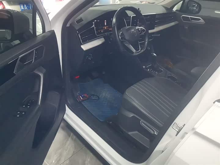 Фото 16 - Volkswagen Tiguan L Pro