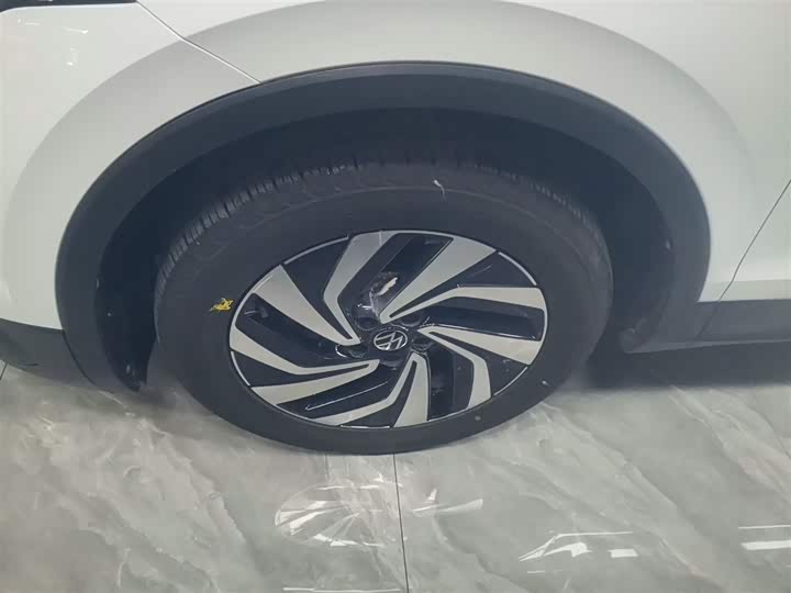 Фото 23 - Volkswagen Tiguan L Pro