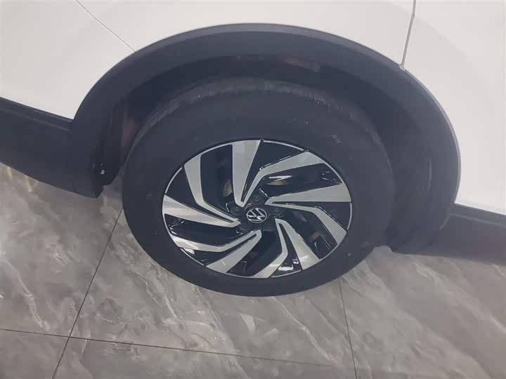 Фото 26 - Volkswagen Tiguan L Pro