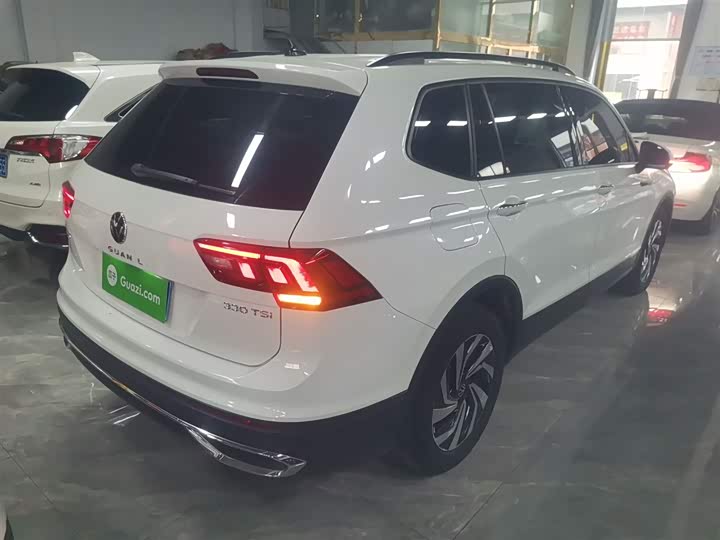 Фото 7 - Volkswagen Tiguan L Pro