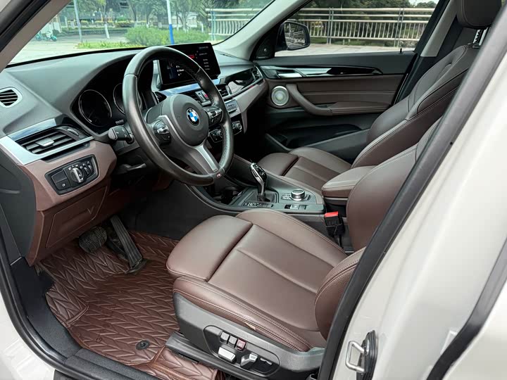 Фото 13 - BMW X1